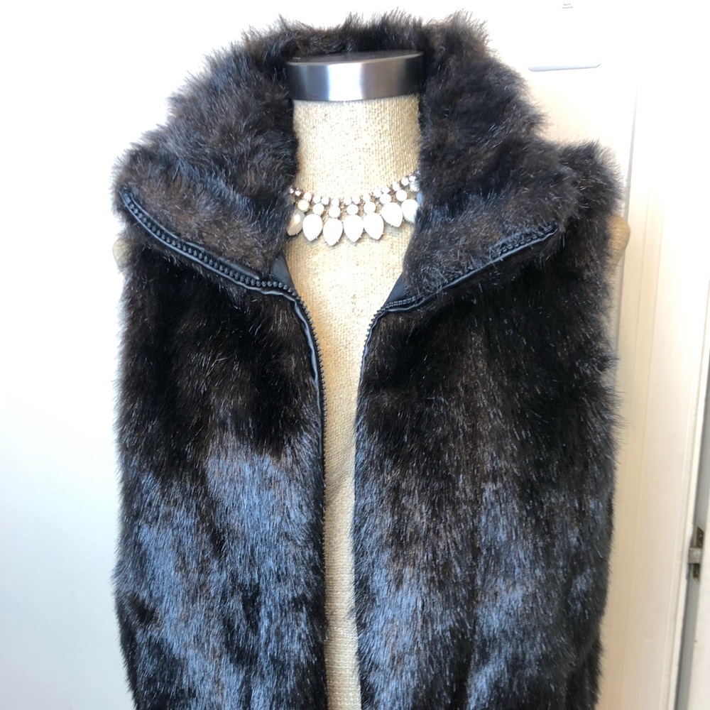 Women’s Reversible Faux-Fur vest